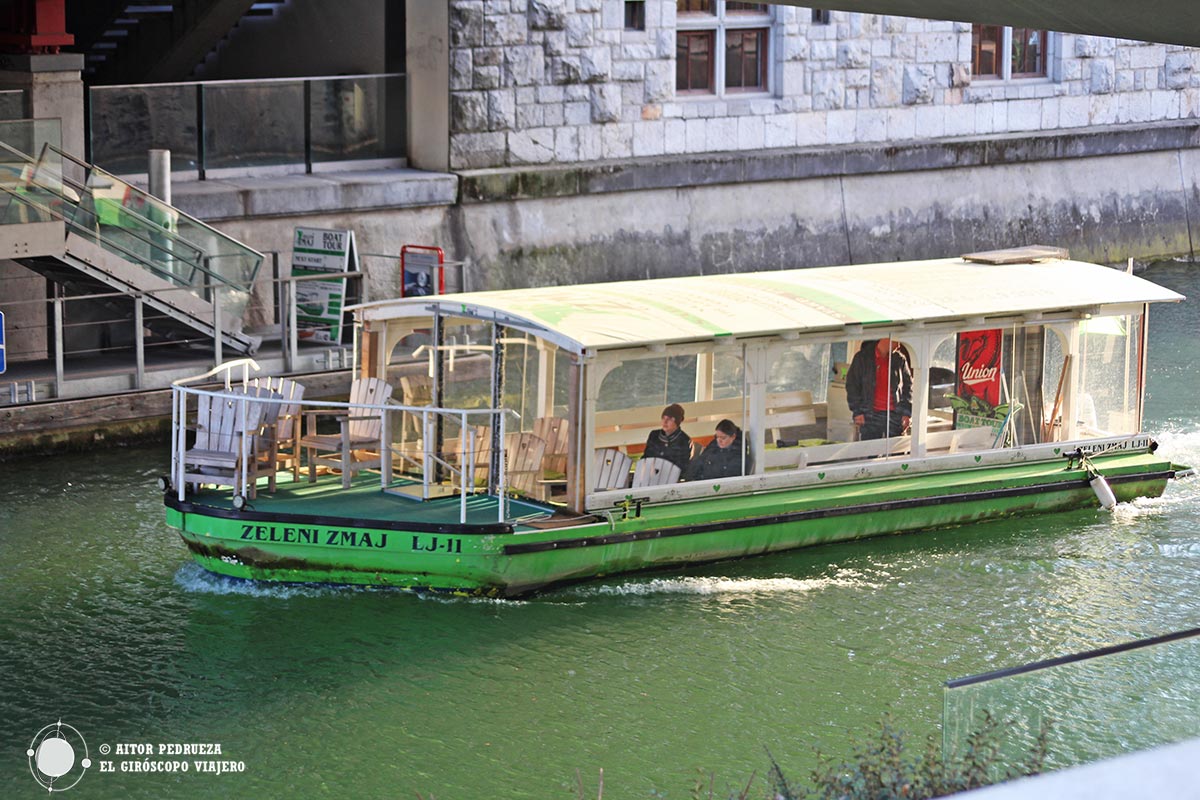 Paseo en barco por el río de Liubliana